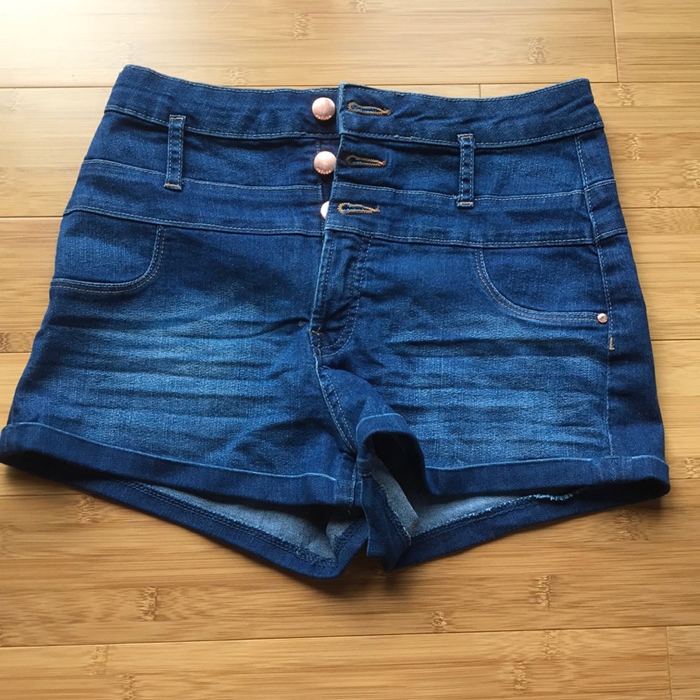 Hi waisted shorts